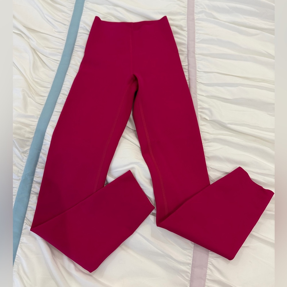 Lululemon Athletica Magenta Leggings 25” lenght - Picture 3 of 5